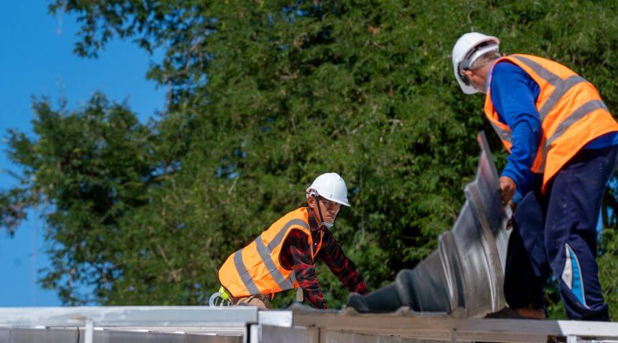 Roof inspection in Arapahoe, WY